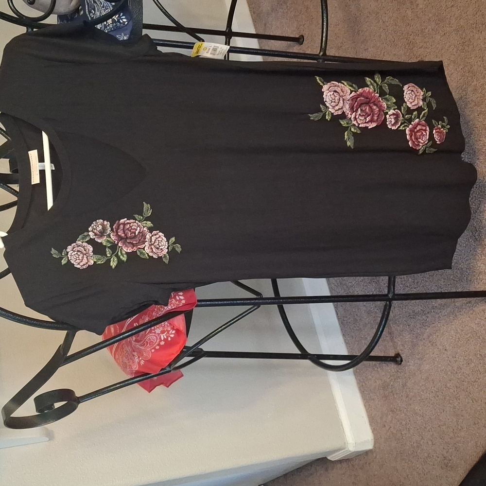 New Bobbie & Brooks Black Floral short sleeve dress Large